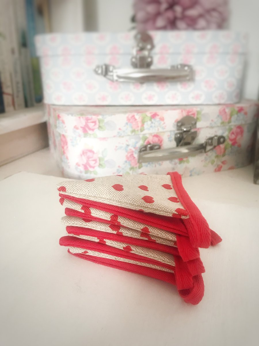 Red heart valentine bunting 