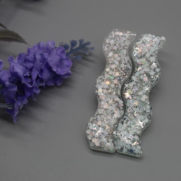 Christmas Glitter Wavy Hair Clips – Handmade Resin Barrette with Pastel Sparkles