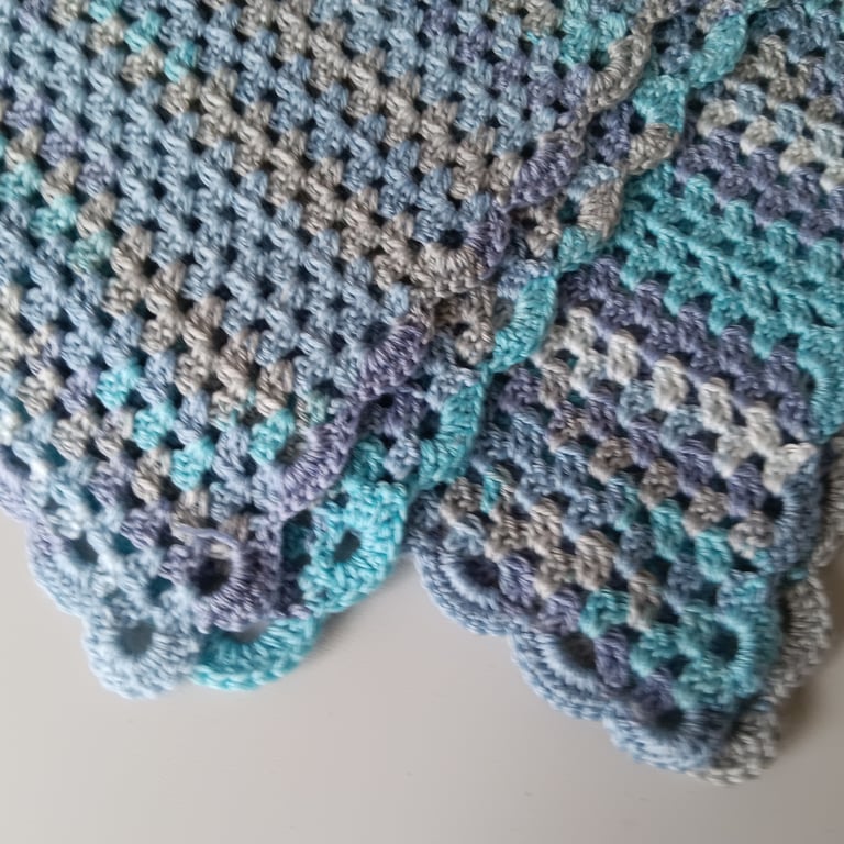 Crochet Blanket (Palm Beach) - super soft, cosy and warm
