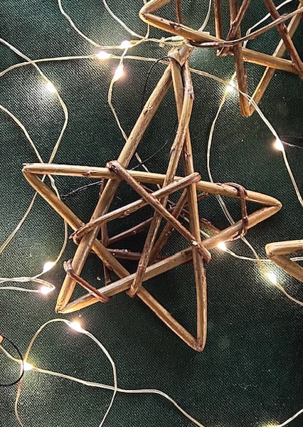 woven willow star decoration (one item)