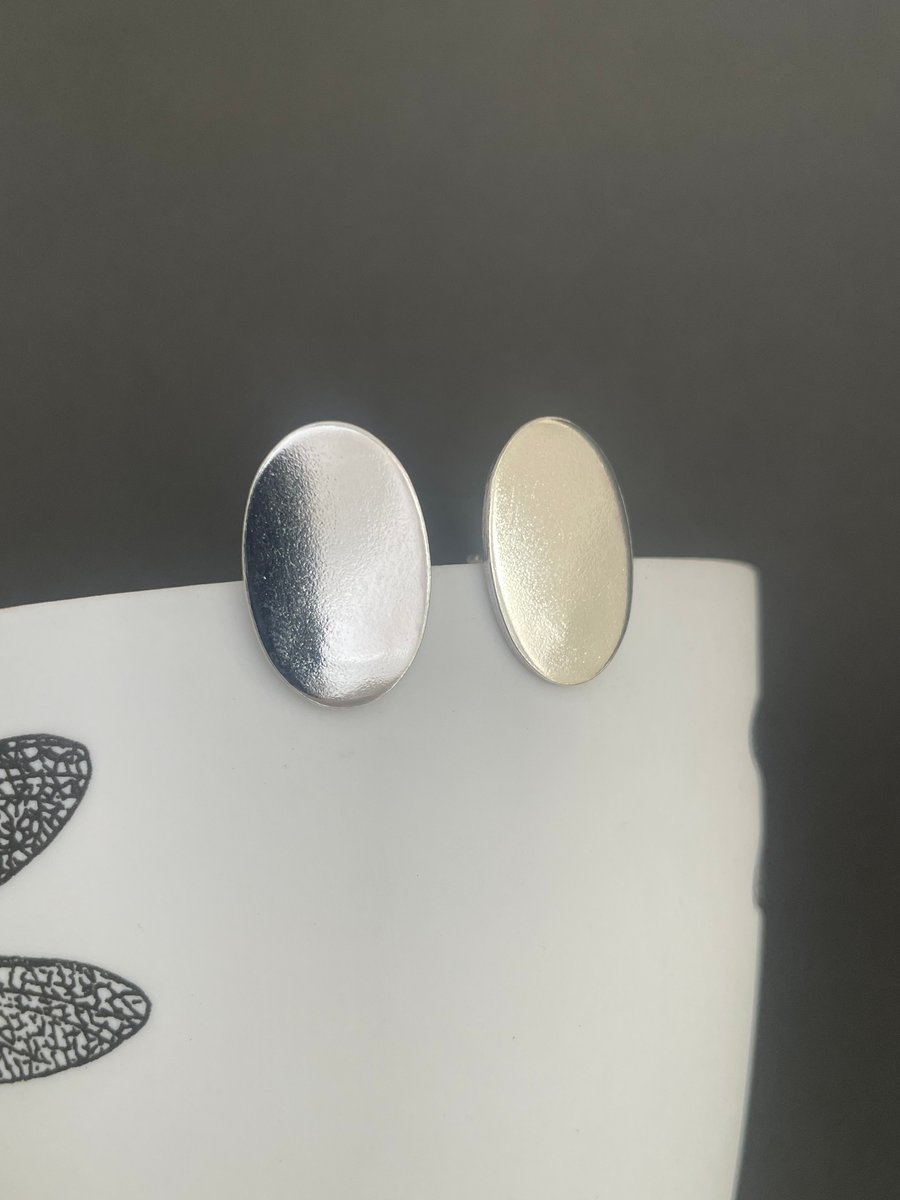 Sterling Silver Oval Ear Stud Earrings 19 x 12.5mm Plain smooth Surface 