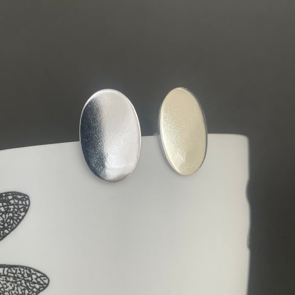 Sterling Silver Oval Ear Stud Earrings 19 x 12.5mm Plain smooth Surface 