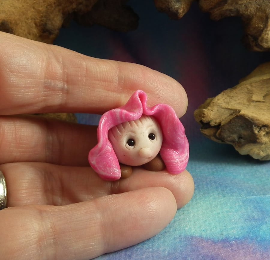 Summer Special ... Tiny Squat Gnome 'Priss' 1" OOAK Sculpt Ann Galvin