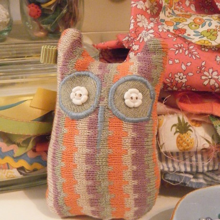 Little olive, Knitted owl