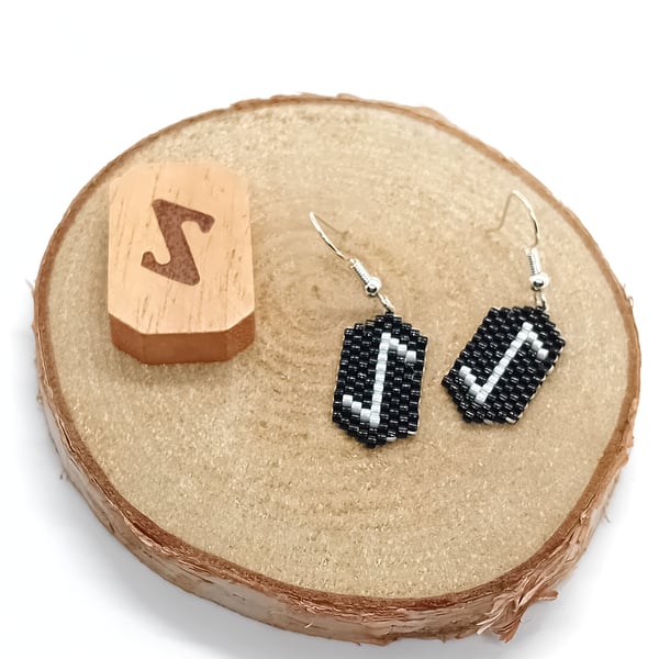 Eihwaz viking rune beaded earrings