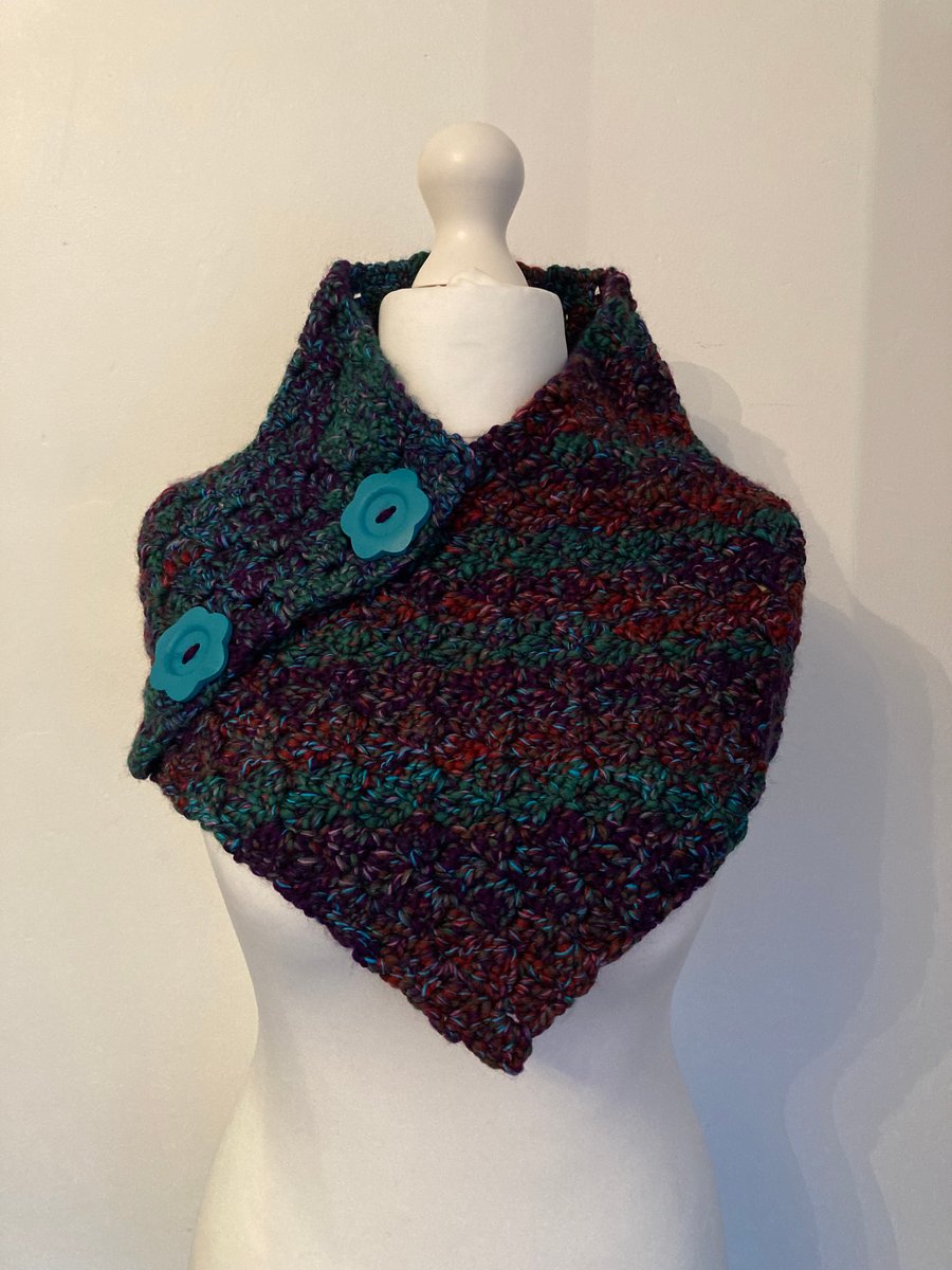 Ladies bright cowl 