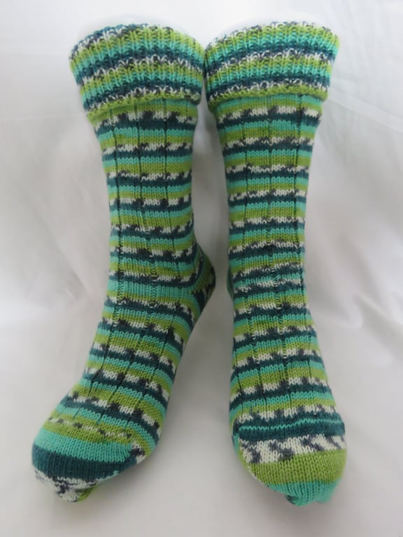 Hand-cranked Knitted Ribbed Wool Socks Size 4 to 5 Turnover Tops