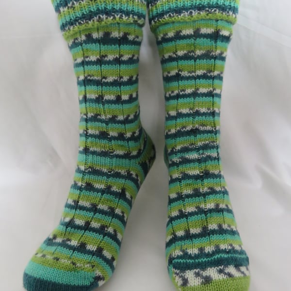Hand-cranked Knitted Ribbed Wool Socks Size 4 to 5 Turnover Tops