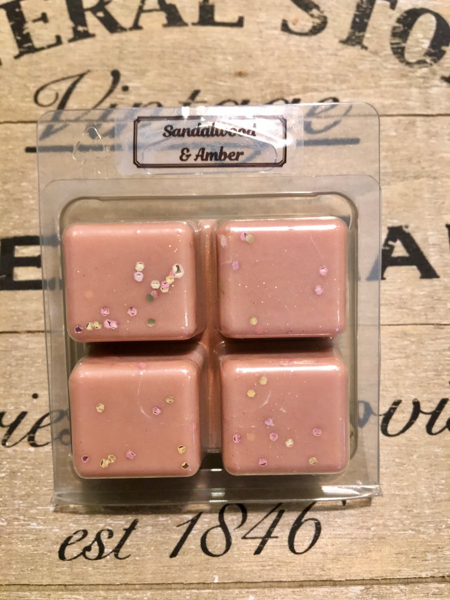 Sandalwood & Amber Scented soy wax melt 4 cell clamshell