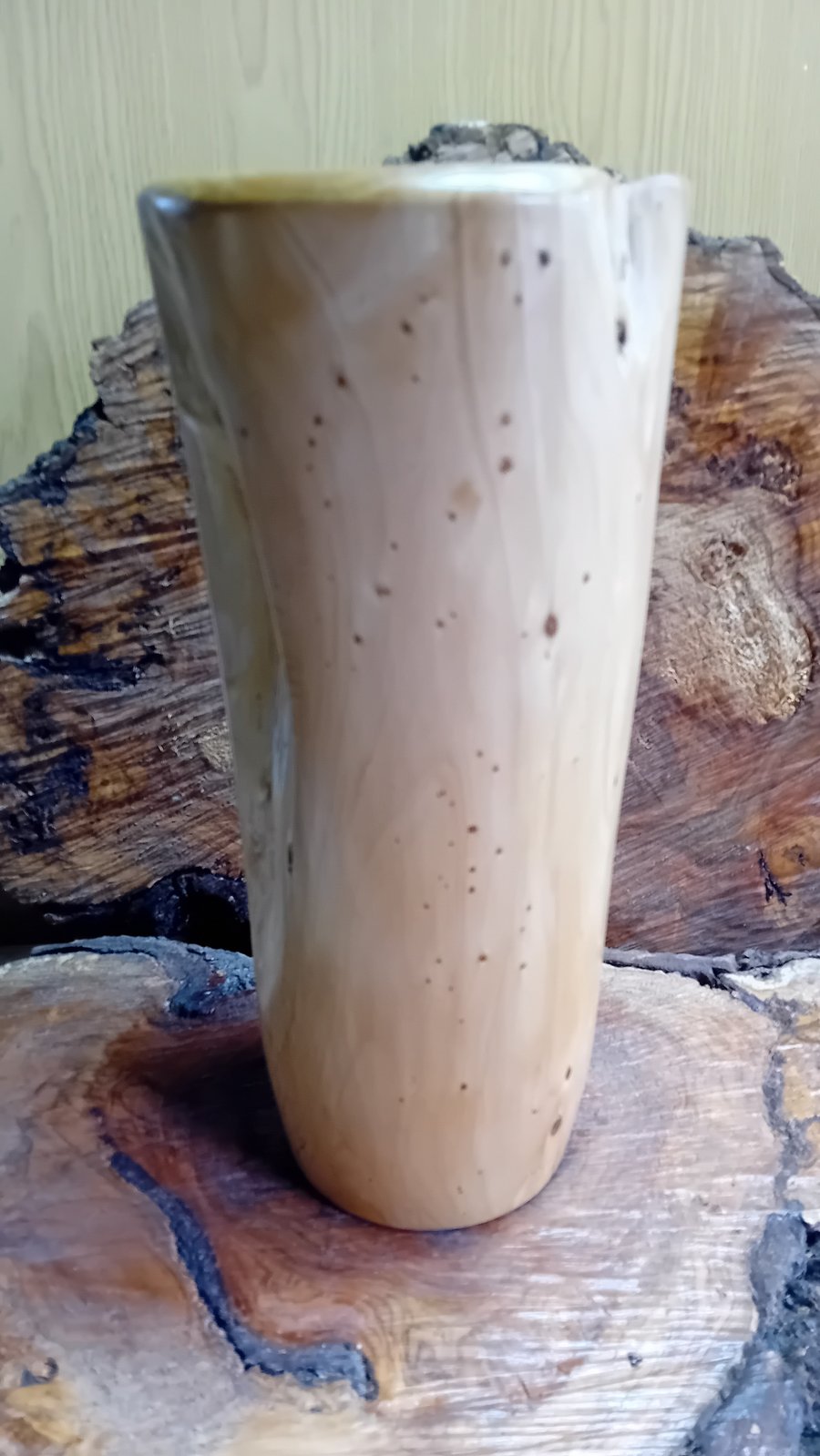 Handturned vase, natural wood finish. Item no 1015.
