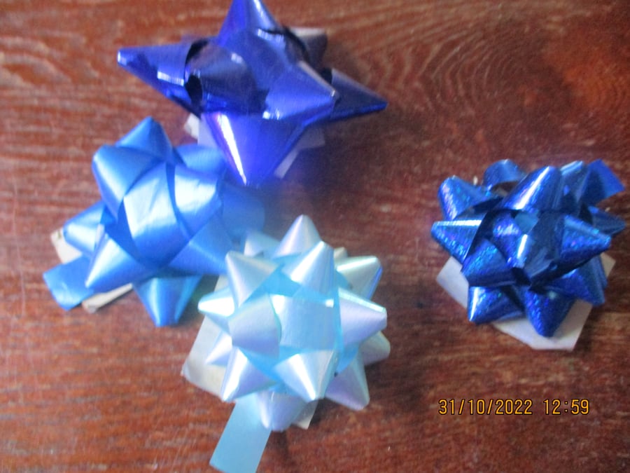 4 Assorted Blue Bows