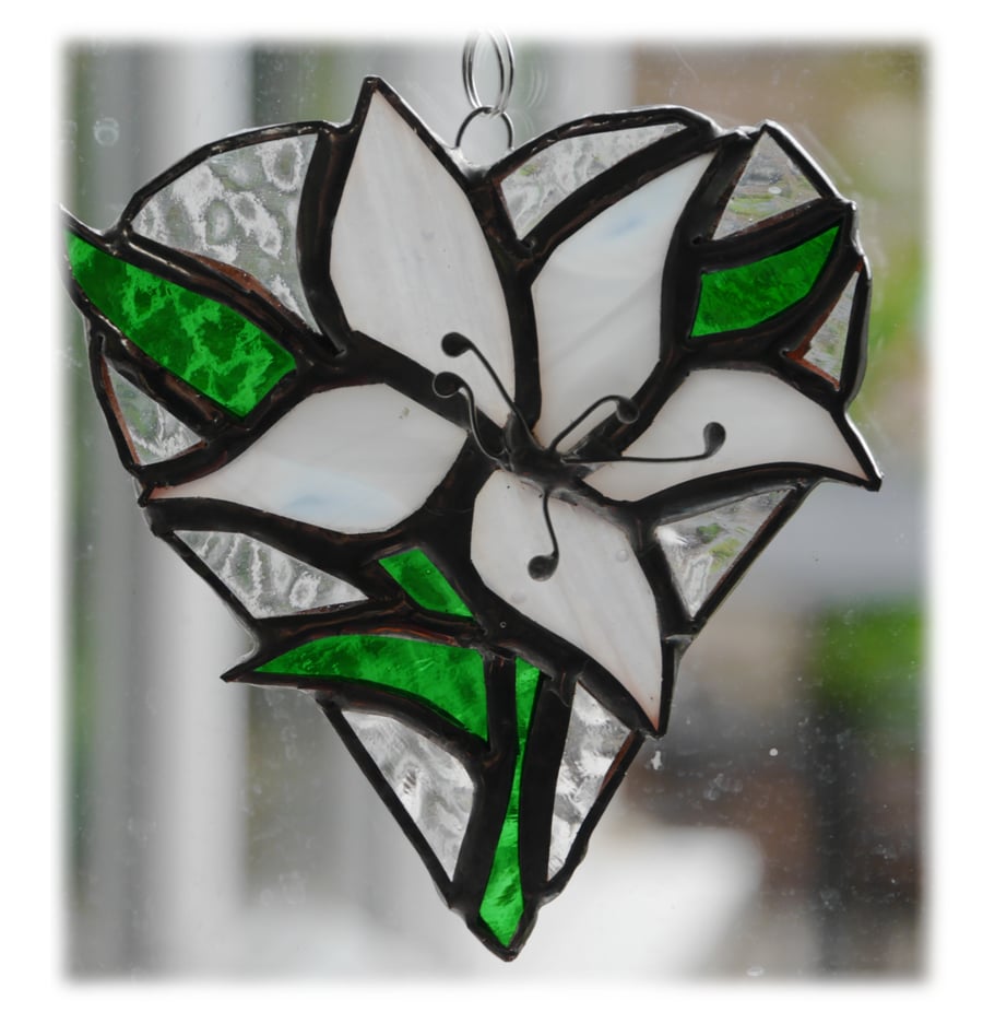 :Lily Heart Suncatcher Stained Glass 