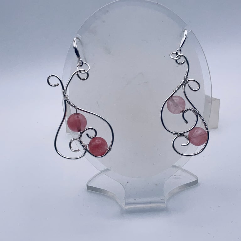 Dreamy wavy S strawberry quartz earrings