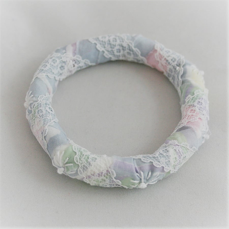 Embroidered Bangle grey and pastels with white daisies