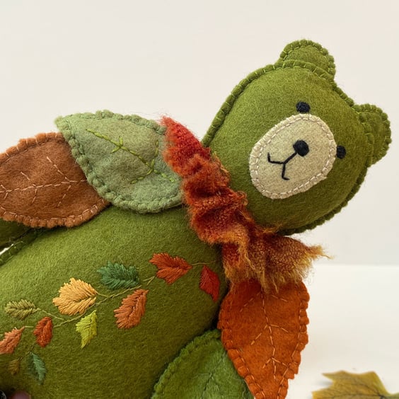 Autumn woodland teddy bear, collectable wall hanging hand sewn felt bear