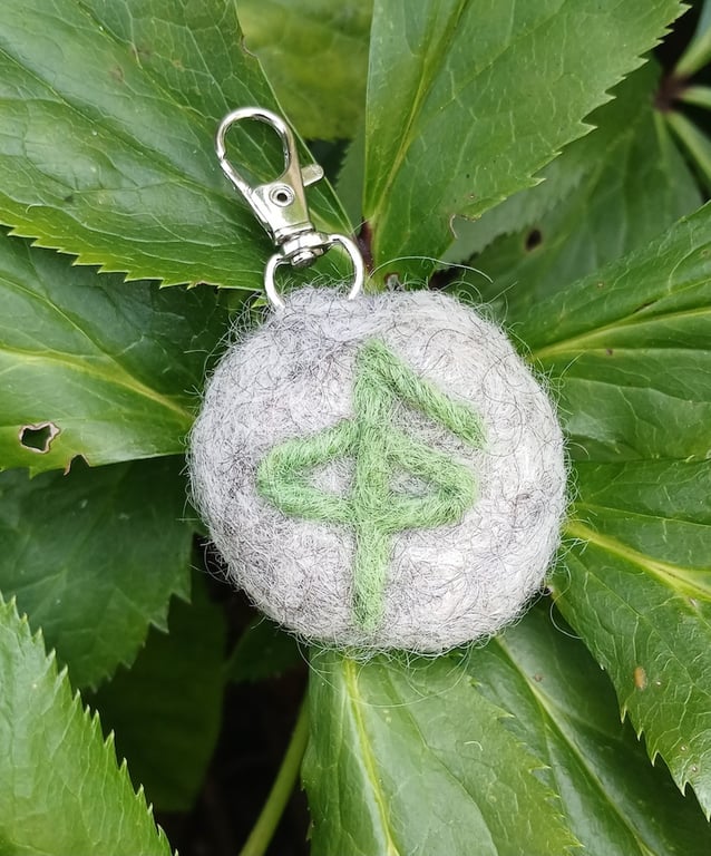 A Bind Rune Amulet Keyring for Good Health