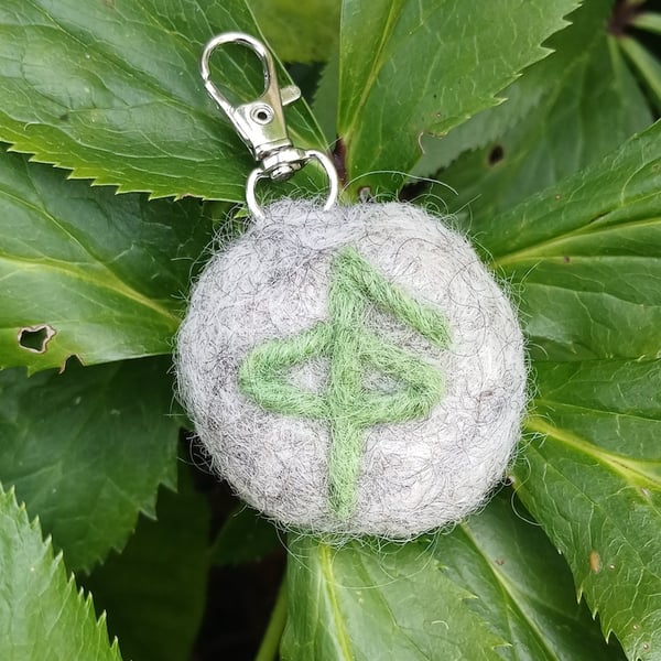A Bind Rune Amulet Keyring for Good Health