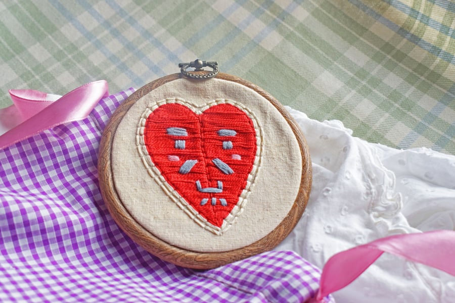 Embroidery Hoop Decoration - Lord Heart