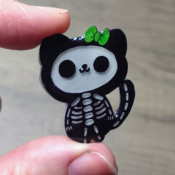 Dead cute cat badge