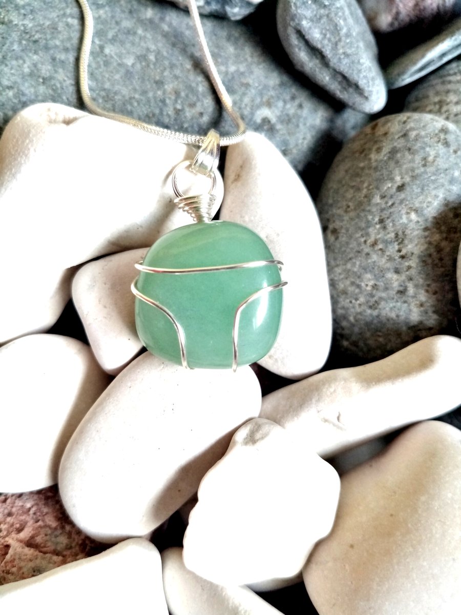 Wire-wrapped natural Aventurine Tumble Stone 