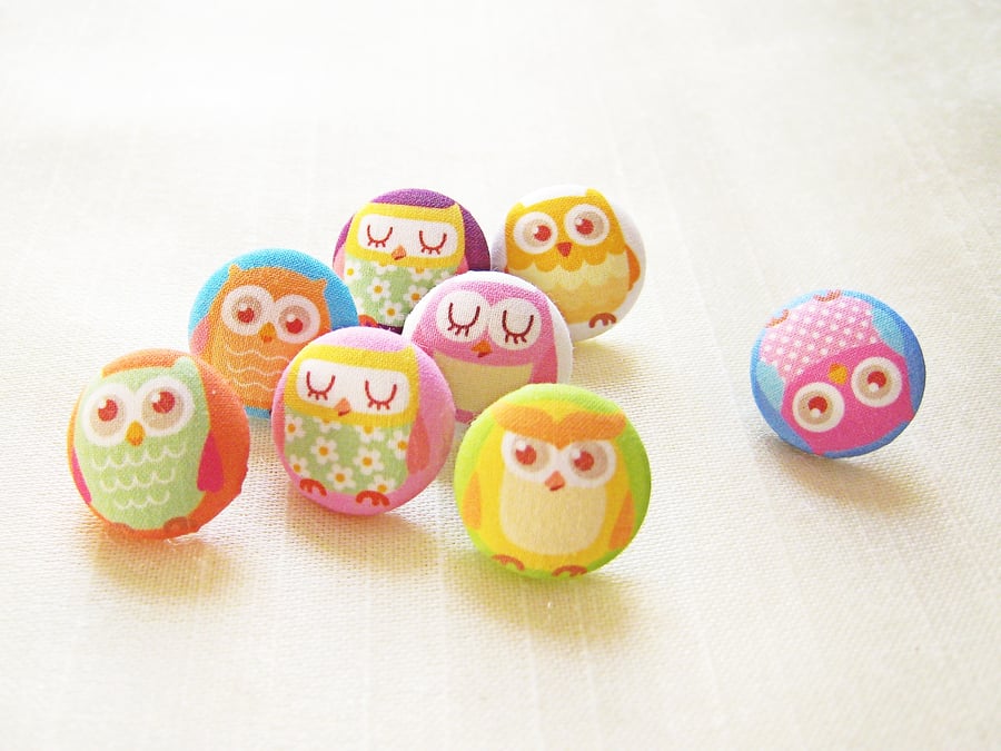 Owl drawing pin gift set of 8 in matching tiny tin. Pastel owls.