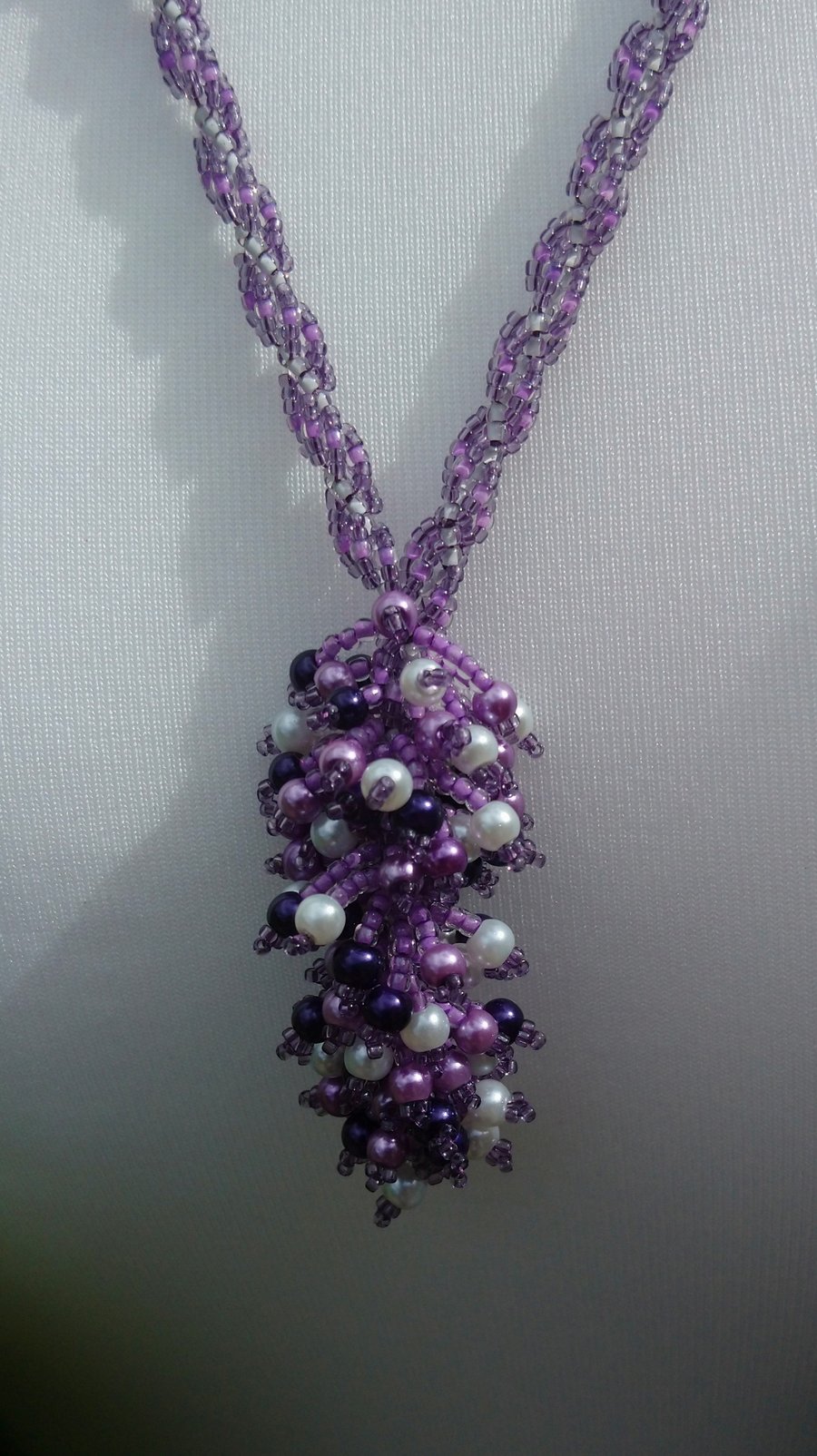 Purple grapes lariat beaded necklace 