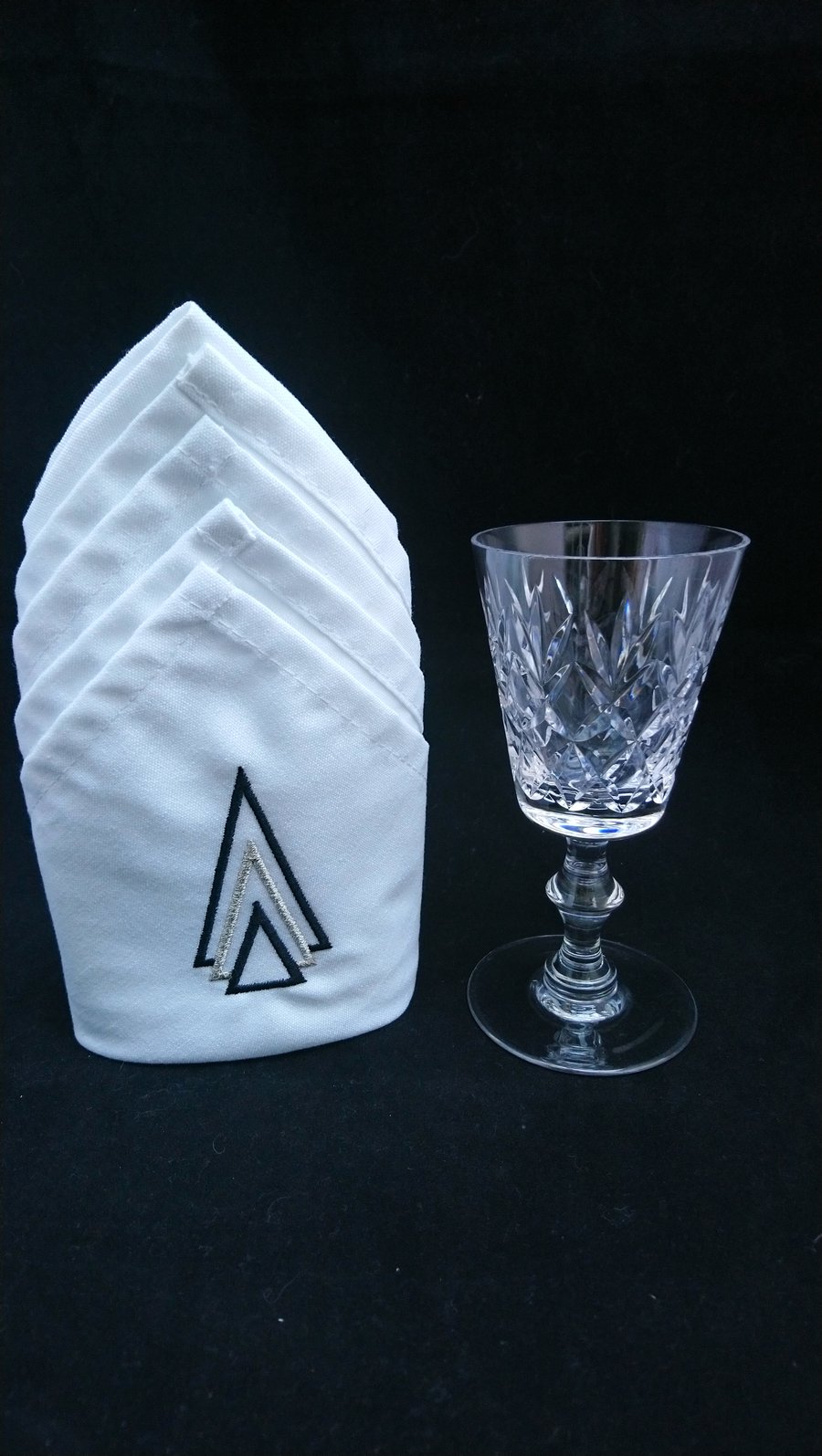  Napkins Art Deco Embroidered Design