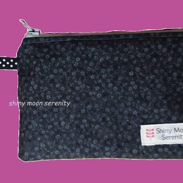 Pouch Black with small Flower Print