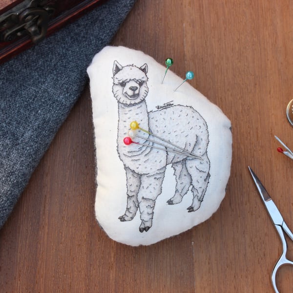 Alpaca Welsh Tweed Magnetic Pin Cushion - Animal Plush Needle Minder