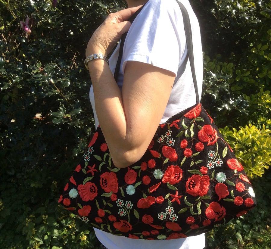 Evening, wedding, shoulder bag, black with red and cream flowers