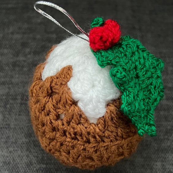 Christmas crochet bauble pudding