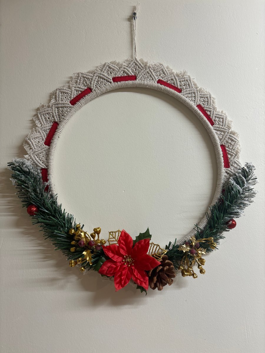 Macrame Christmas wreath 