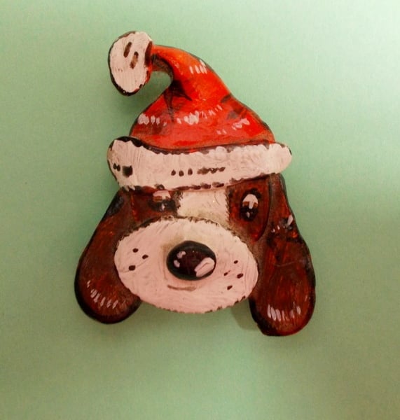 Cute FATHER CHRISTMAS DOG BROOCH Festive Lapel Pin HANDMADE HAND PAINTED