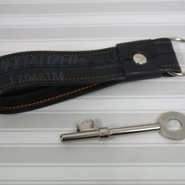 Recycled bicycle inner tube keyring