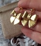 Gold bow dangle earrings. - Image 3