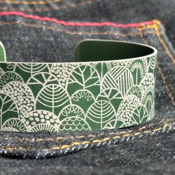 Forest pattern cuff bracelet khaki