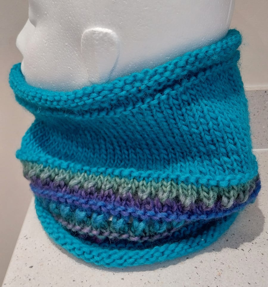 Handknit chunky wool circular cowl Turquoise Peacock