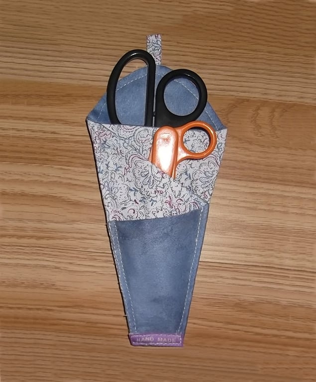 Scissor storage 3 pockets. Art brushes, Pencils, Craft tools holder