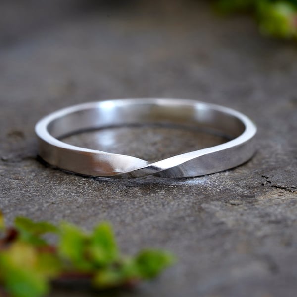 2mm Ribbon Wedding Band, Sllim Wedding Ring, Twist Wedding Band