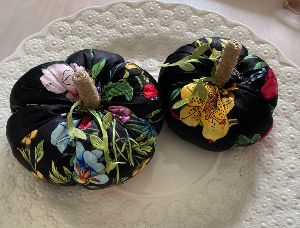 Bright floral satin feel pumpkin pair 
