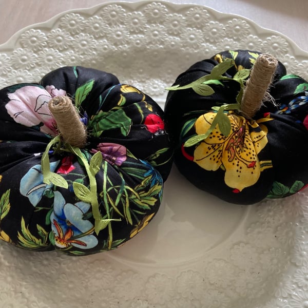 Bright floral satin feel pumpkin pair 