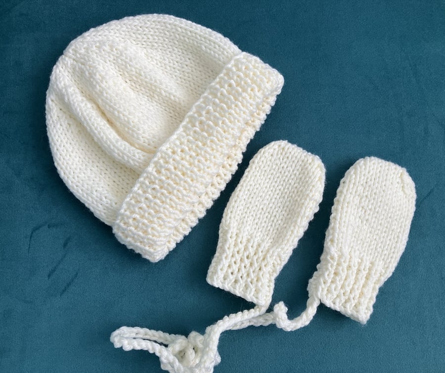 Baby hat and mitts set, handmade in the UK