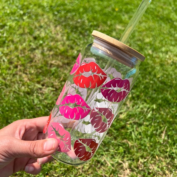 Lip glass tumbler with bamboo lid and straw