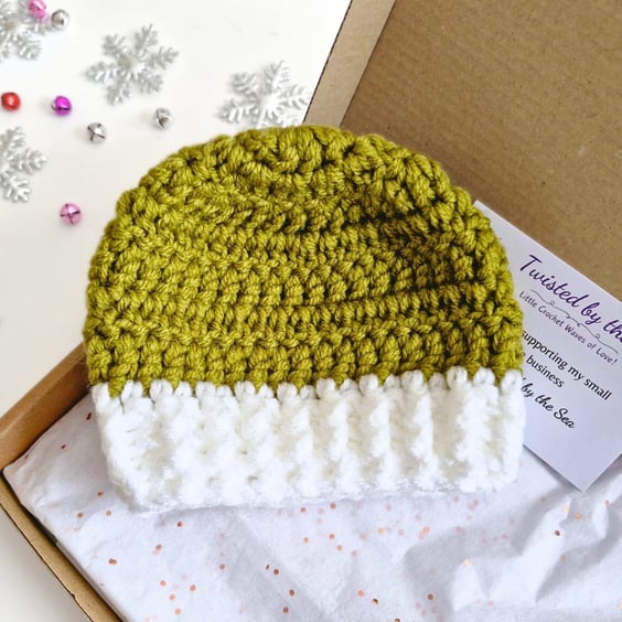 Crochet Baby Christmas Hat – Mistletoe Green and White
