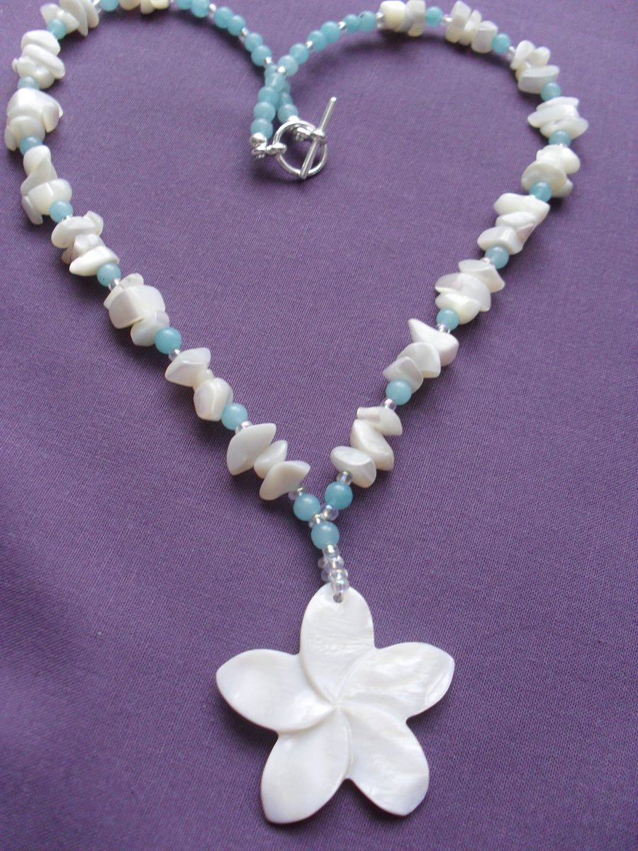 Sale Mother of Pearl Flower Necklace