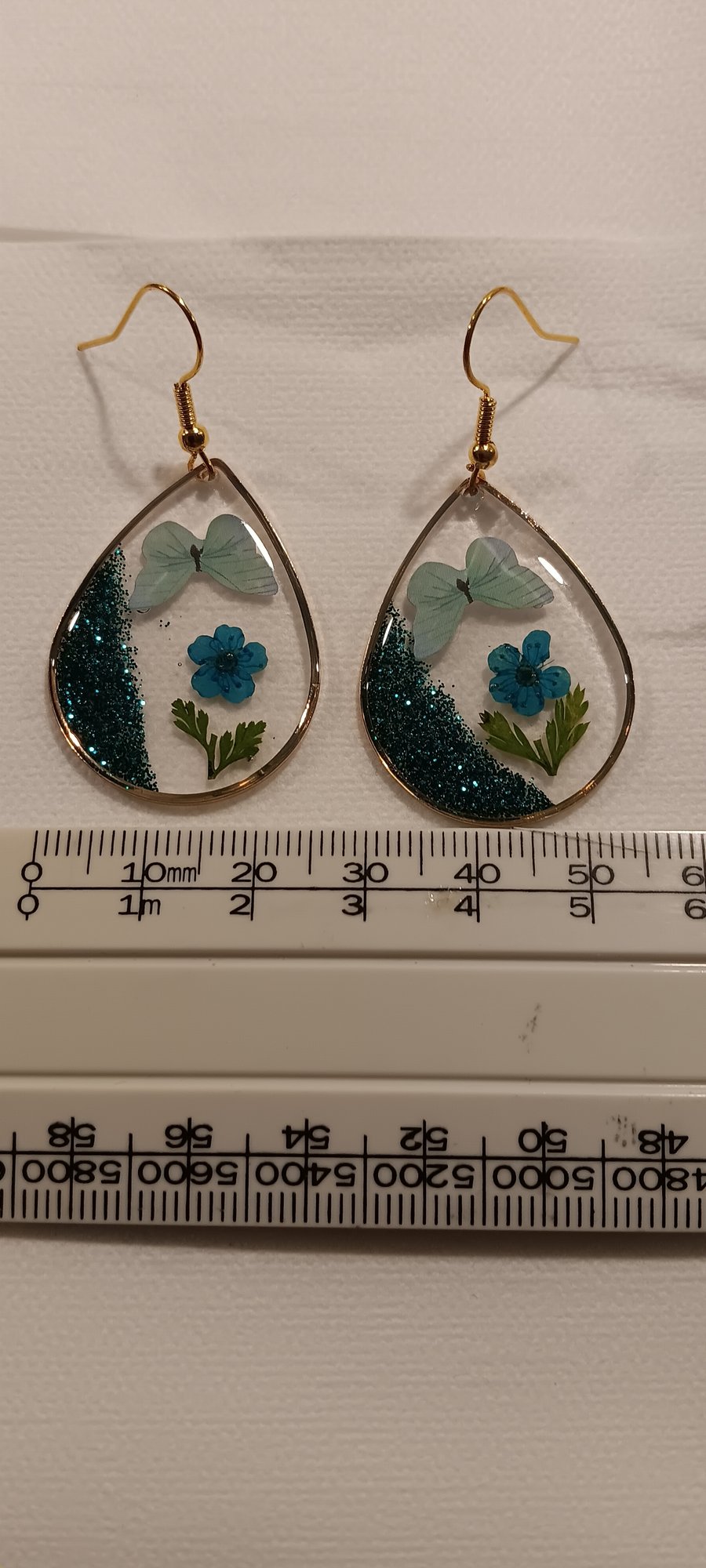 Real flower resin earrings