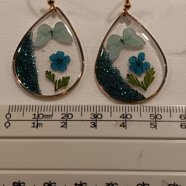 Real flower resin earrings