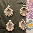 Hanging decorations - 4 queen scallop shells