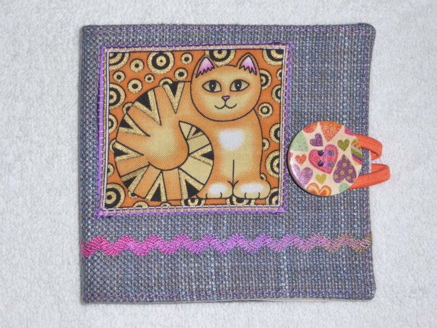 Sewing Needle Case with Applique Cat Panel. Gold Cat.