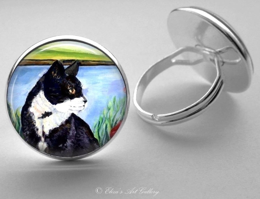 Silver Plated Black and White Cat Art Glass Cabochon Ring